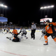 Illustration for article titled Outdoor Hockey In Los Angeles Made For Some Awesome Photos
